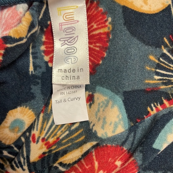 LuLaRoe leggings tall n curvy great muted colors - Picture 4 of 4